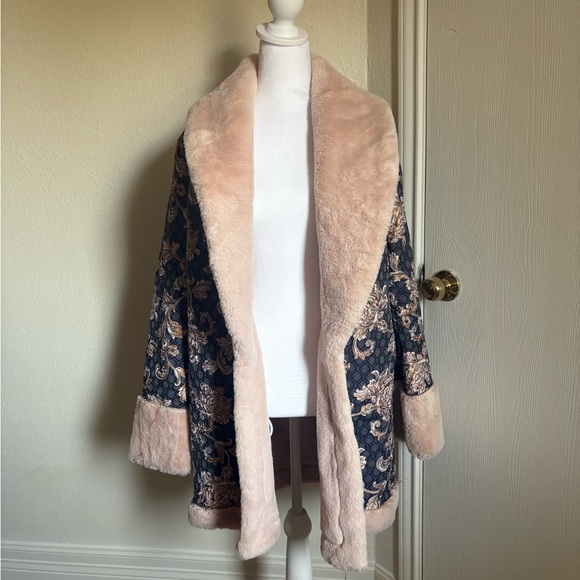 Forever 21 Faux Fur Lined Jacquard Floral Printed Long Winter Coat - Picture 7 of 10